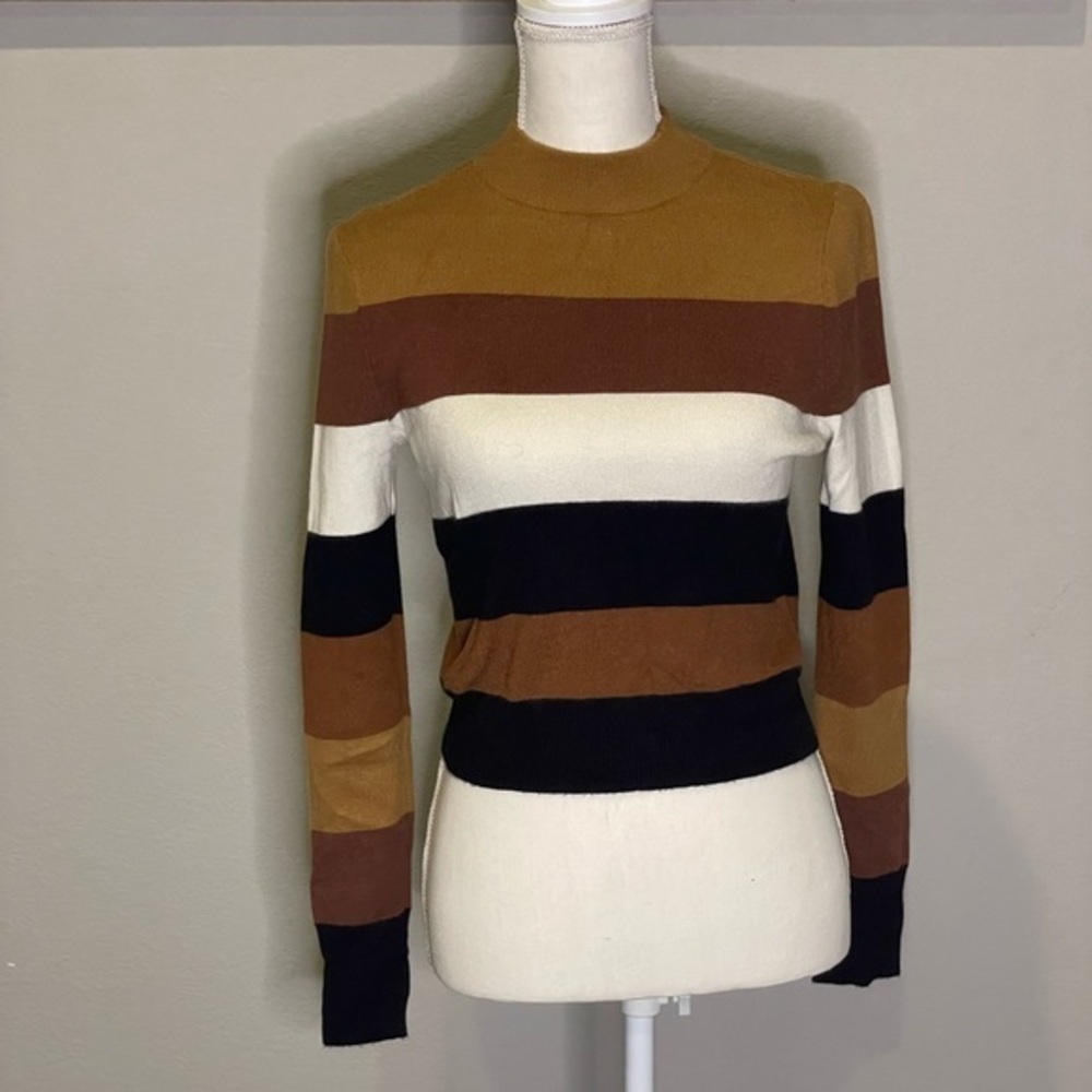 Small. Express crop sweater.
